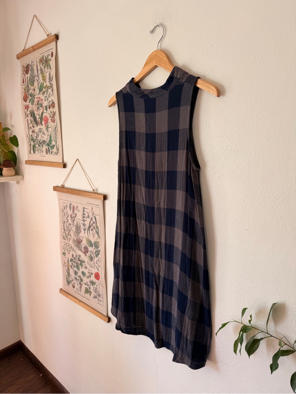 cloth & stone - Small - Navy and Gray Plaid Sleeveless Shift Dress